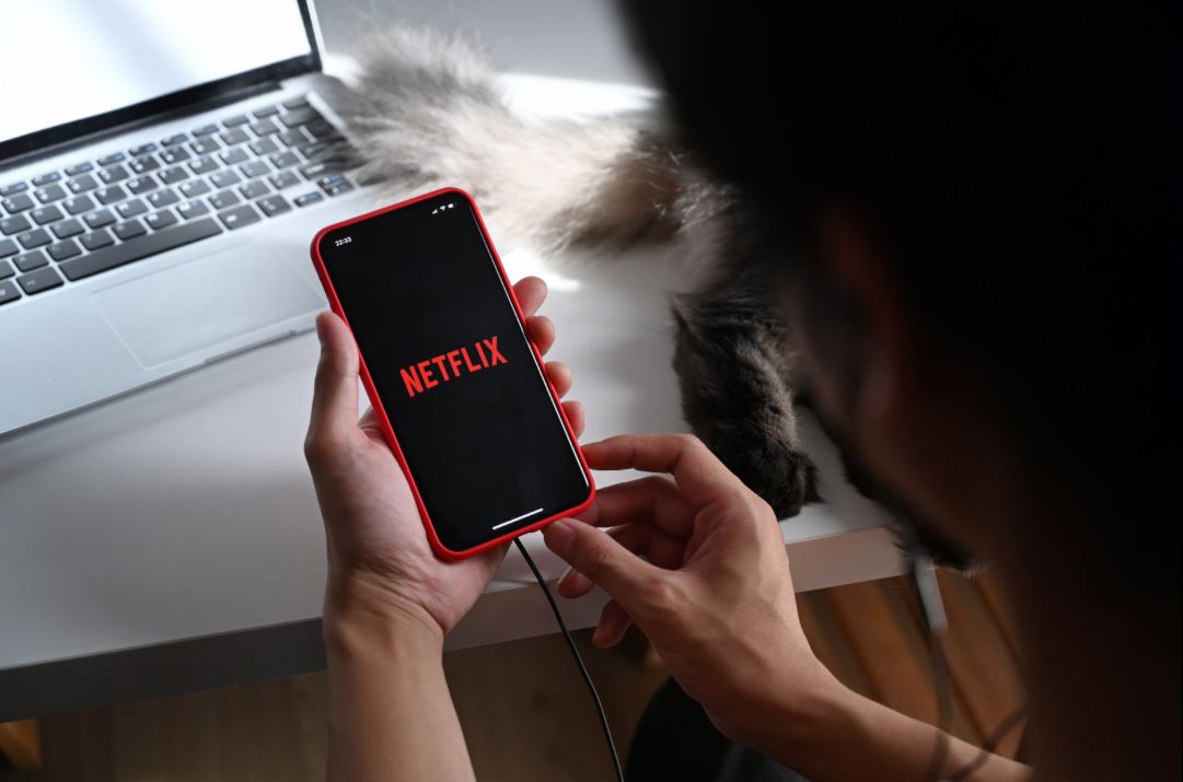 Netflix é notificada pelo Procon-SP após reclamações em massa;  Prime  ironiza