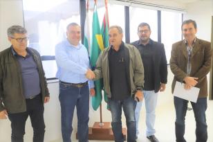 Presidente da Força Sindical do Paraná convida Ney Leprevost para evento dos 100 anos