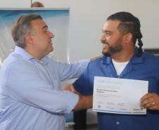 Ney Leprevost entrega certificação para mais 44 formandos das Carretas do Conhecimento, em Curitiba
